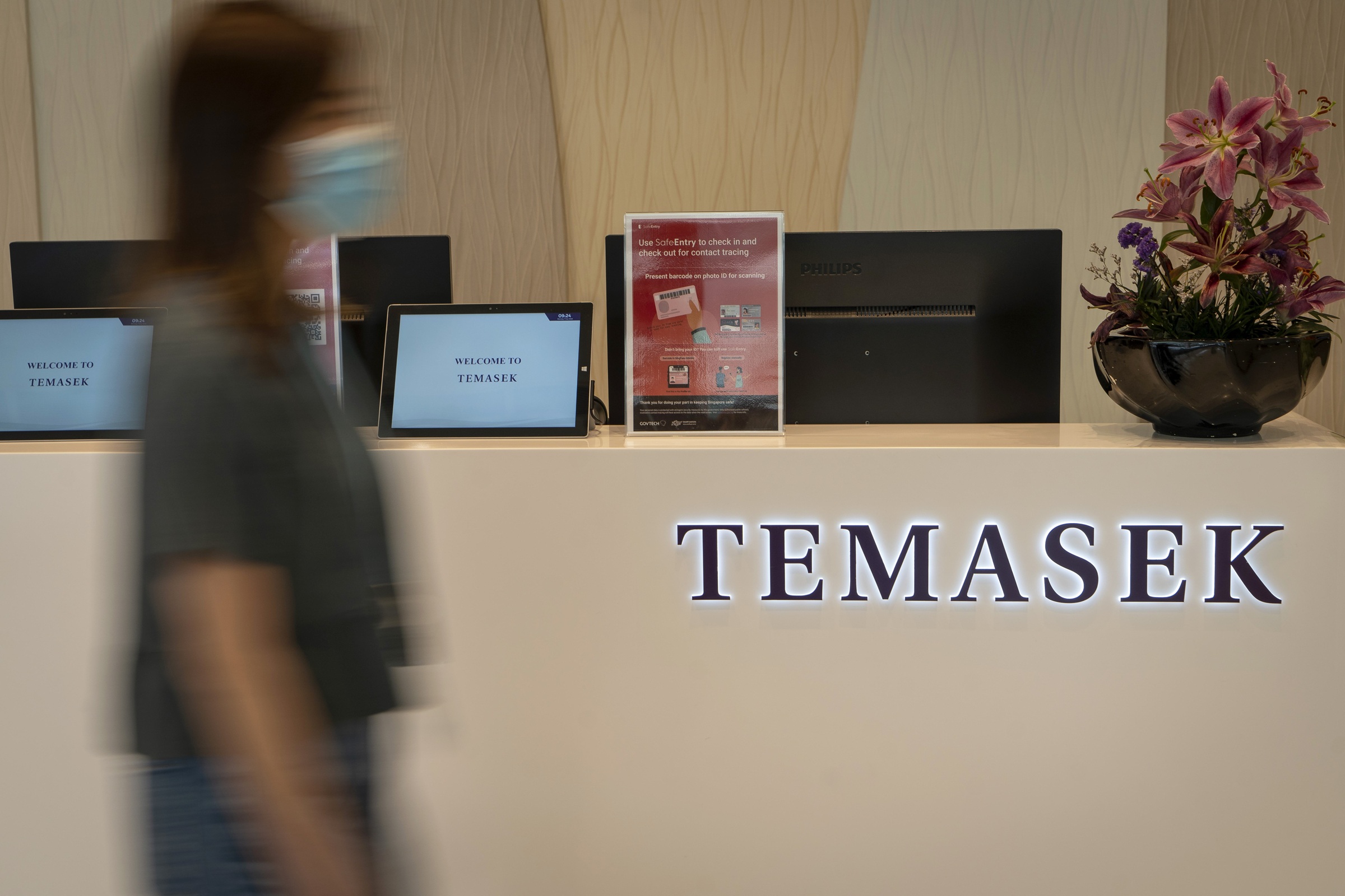 Temasek Identifies AI Trade Reversal and Rising Bond Yields as Major Global Market Risks for 2027