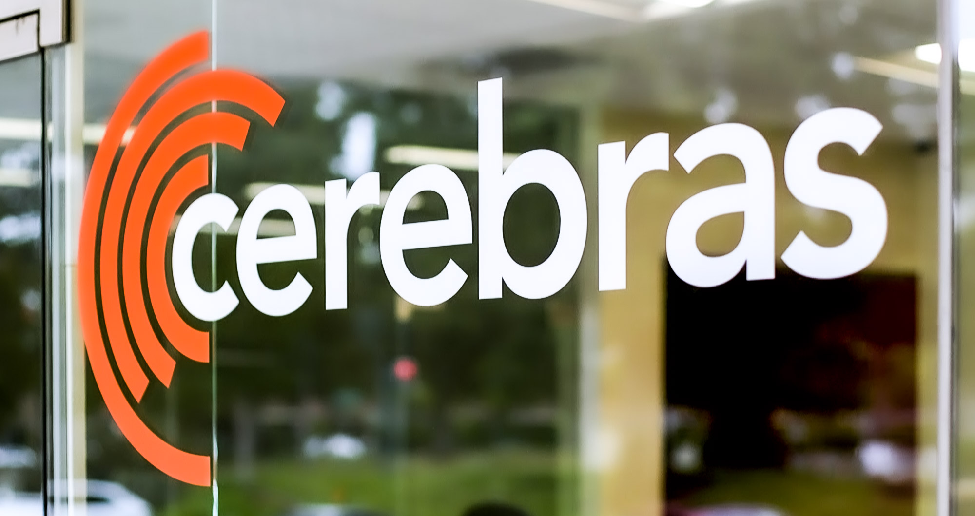 Cerebras股价跌20%：OpenAI转投英伟达且高管减持