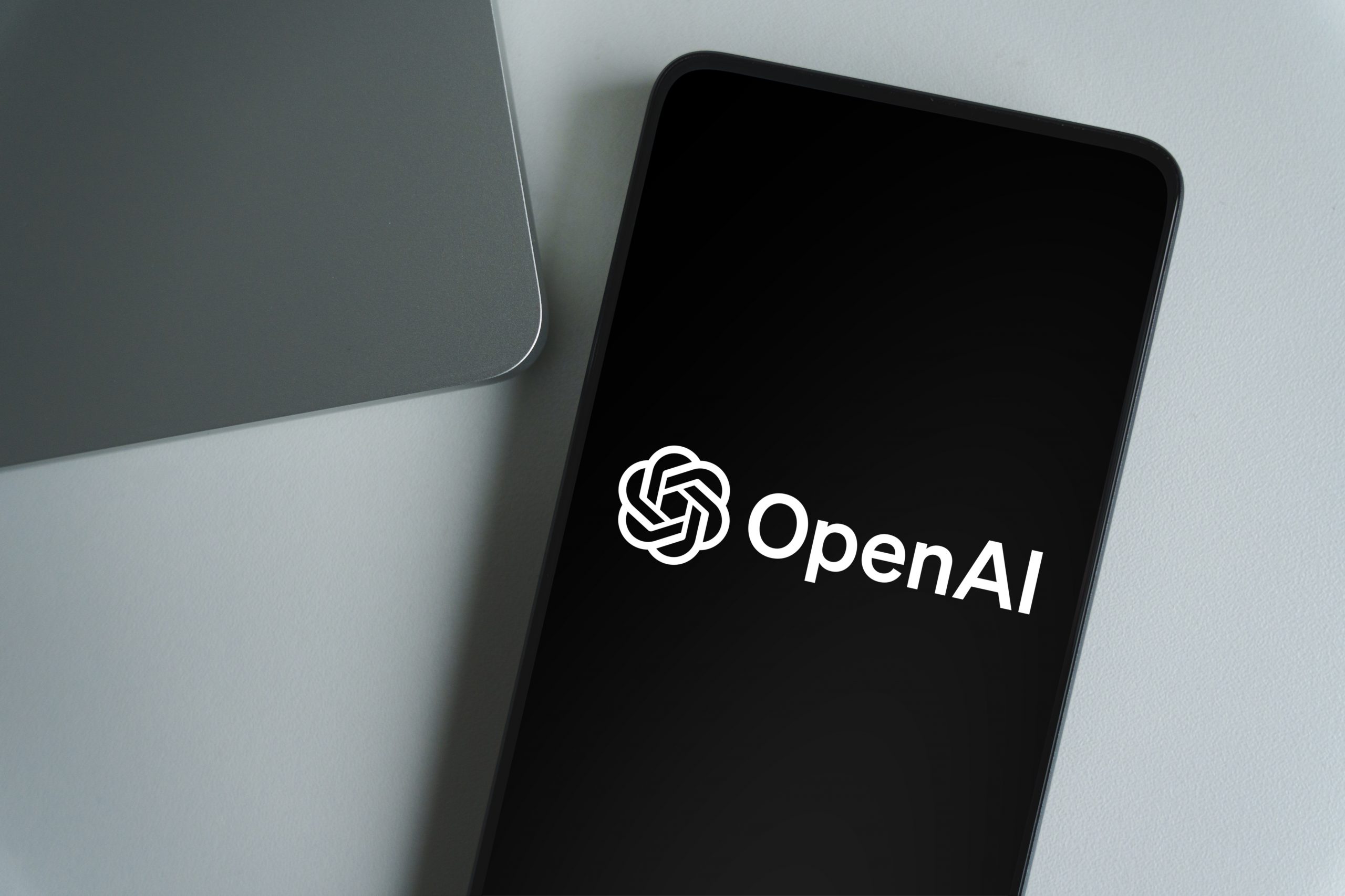 OpenAI 向美国及其盟友简报新型网络安全 AI 模型,紧随 Anthropic 动态