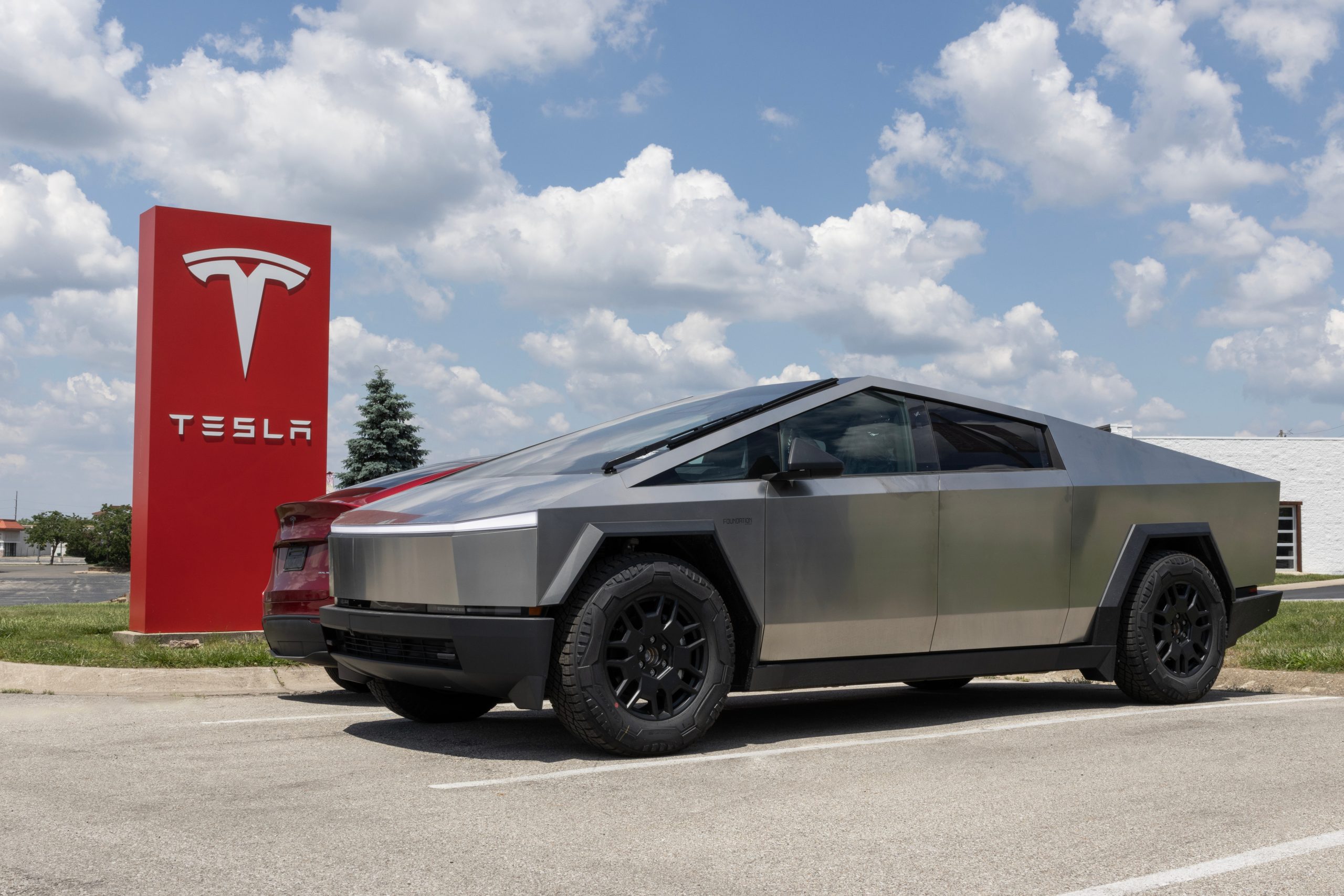 Tesla Expands Austin Robotaxi Service with Invite-Only Access Ahead of Critical Earnings Report