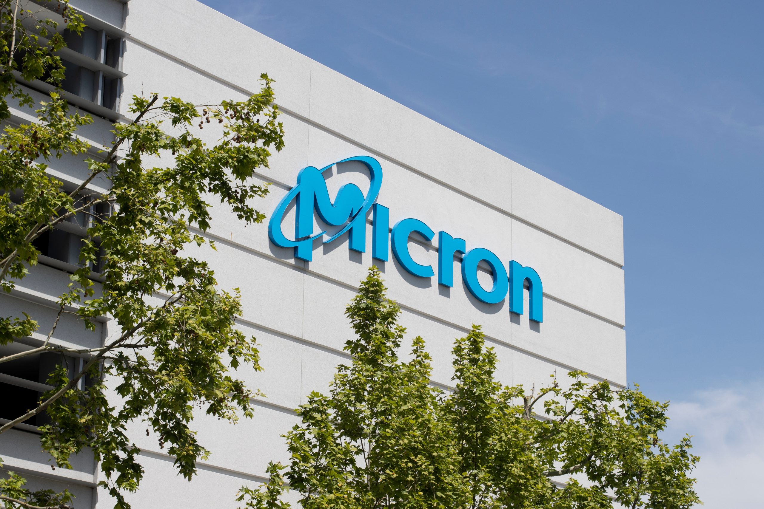 Micron plant Verdopplung der HBM-Produktion zur Deckung der steigenden Nachfrage nach Künstlicher Intelligenz durch neue Anlagen in Taiwan und Singapur